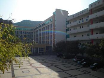 巴中市文茂中学