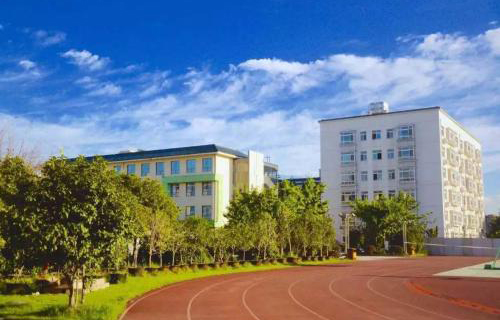 贵阳市乌当区东风镇东风初级中学