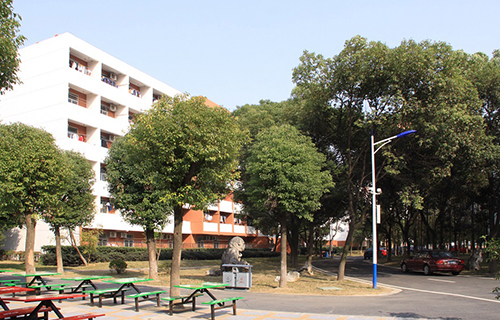 云南磷肥厂建磷学校