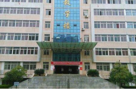 四川省资中县龙江中学
