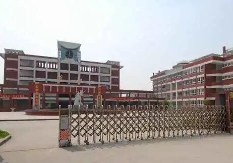百家湖中学